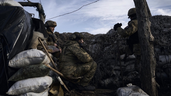 Украинские военные под Марьинкой0
