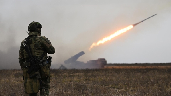 Военнослужащий российского артиллерийского расчета РСЗО в южном секторе СВО1