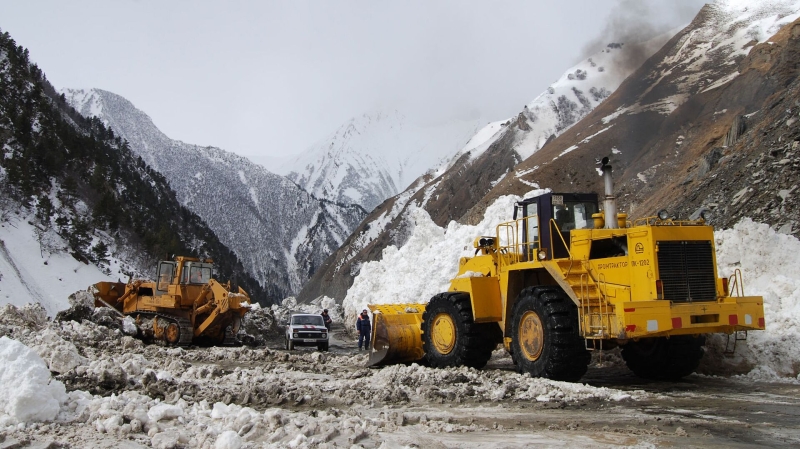 В Сочи на горнолыжном курорте "Альпика-сервис" сошла лавина, никто не пострадал