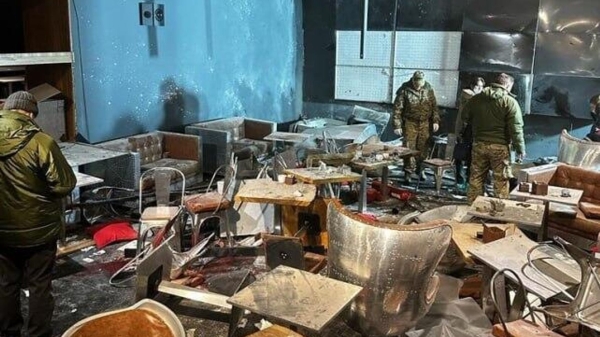 На месте взрыва в кафе на Университетской набережной в Санкт-Петербурге1