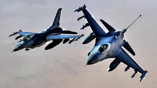 Истребители ВВС США F-16 3