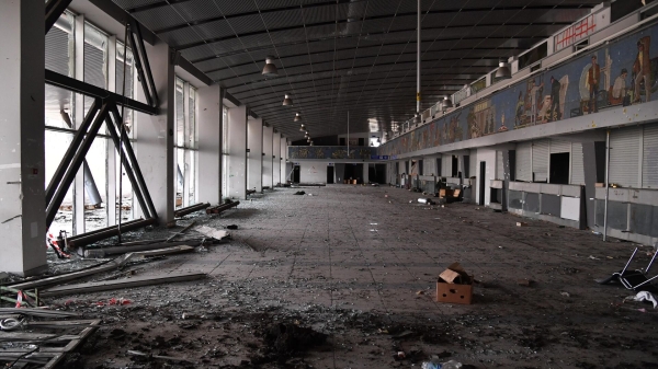 Разрушенный терминал аэропорта Мариуполя1